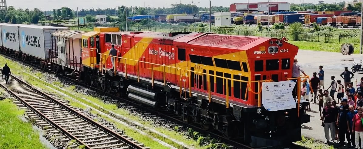 नेपालमा पहिलो रेल कार्गो सेवा सुरु, ४० कन्टेनरसहित रेल विराटनगरमा