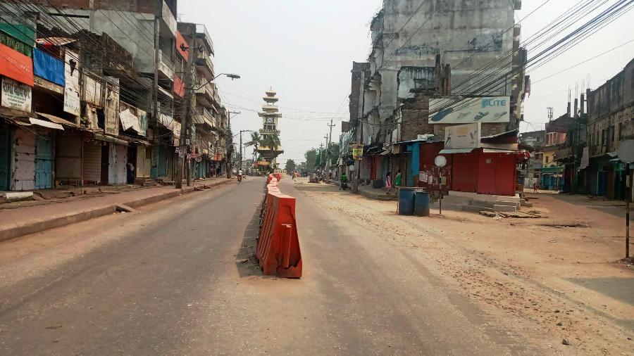 अत्यावश्यक कामको लागि जादा पनि प्रहरीले अभद्र व्यवहार गरेको कर्णको आरोप