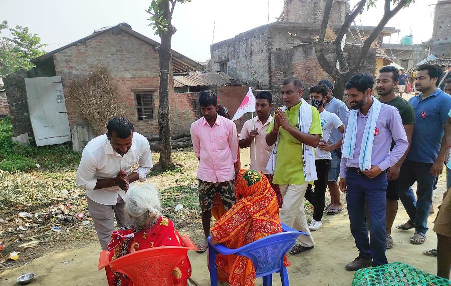 प्रसौनीमा एमालेको घरदैलो सम्पन्न