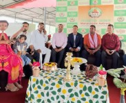 मानव सेवा आश्रम पुगे सांसद कानु, आश्रीतसँग बसेर भोजन — सांसद शाक्यद्वारा १ लाख ११ हजार १११ सहयोग घोषणा