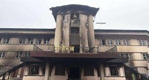 ओली लेखकसहित ५ को राहदानी रोक्काको लिखित जवाफ दिन सर्वोच्चको आदेश