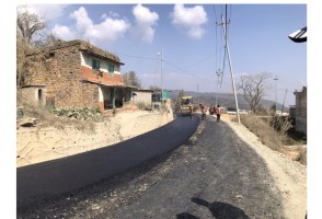 हेटौँडा-कुलेखानी-काठमाडौँ जाने सडक कालोपत्र धमाधम हुँदै