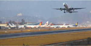 मौसमका कारणले भरतपुर, सुर्खेत र तुम्लिङटार विमानस्थलमा उडान स्थगित