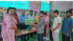 लायन्स क्लब बिरगंजद्वारा आमाको माया छात्रावासलाई खाद्यान्न सामग्री सहयोग