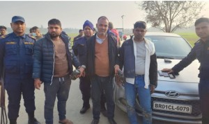 बारामा भारतीय नम्बर प्लेटको कारबाट २ केजी अफिम बरामद, तीन पक्राउ