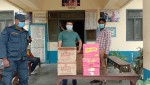 समाज परिर्वतन नेपालद्वारा प्रहरीलाई बिस्कुट र चाउचाउ हस्तान्तरण