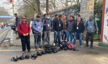 प्रजातन्त्र दिवस समारोहमा प्रवेश नदिइएपछि पत्रकारले गरे क्यामेरा डाउन