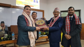 नेशनल मेडिकल कलेजद्वारा डीन प्रा.डा. मोहन राज शर्मा र क्याम्पस प्रमुख प्रा.डा. सुरेश उप्रेती सम्मानित