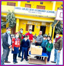 नेपाल स्काउट द्वारा सुरजी देवी माध्यमिक विद्यालयमा ८०००पिस  माक्स हस्तान्तरण।