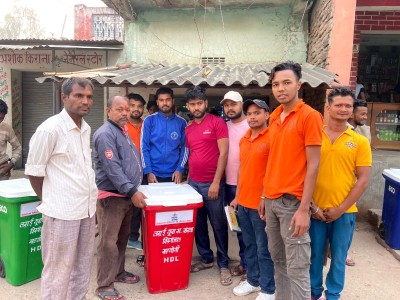 समाजिक कार्यमा तराई युवा समुदाय संस्था सक्रिय, परवानीपुरमा डष्टबिन बितरण