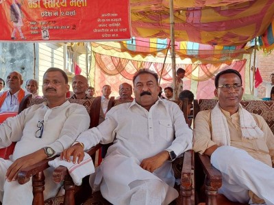 पर्साको पोखरीयामा नेकपा एमालेको वडा स्तरिय भेला सम्पन्न।