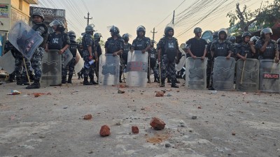 वीरगञ्जमा कर्फ्यु उल्लंघन गर्ने ३६ जना प्रहरीको नियन्त्रणमा