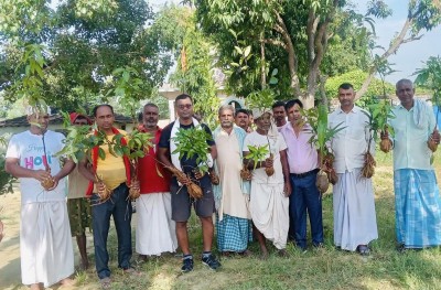 राम जानकी मन्दिरमा वृक्षा रोपन