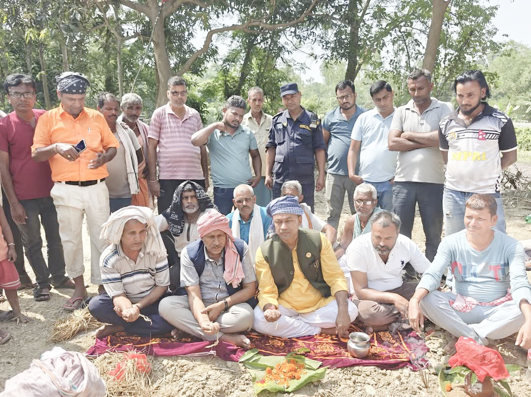 मदेश प्रदेशका भौतिक मन्त्री सरोज यादवले एकैदिन १० योजनाको गरे शिलान्यास, ६ करोडौंको लगानीमा निर्माण हुँदै